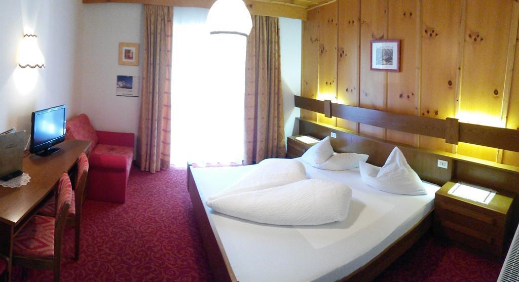 Hotel Alpenblick Pfelders Pokoj fotografie